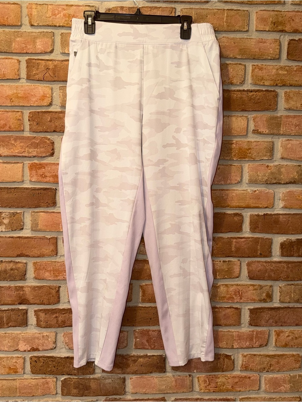 Athleta Brooklyn Jogger Pants | Light Purple Camo | Women’s Size 12